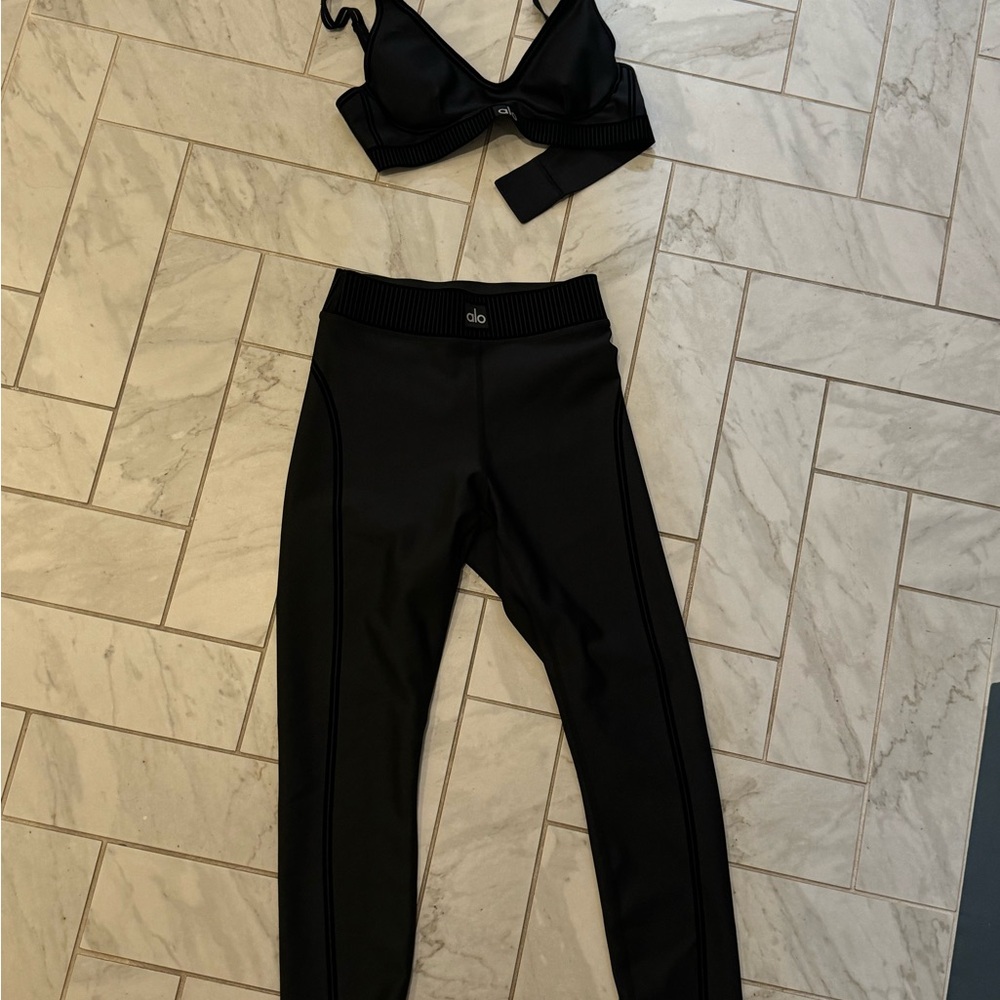 ALO Yoga black Airlift set